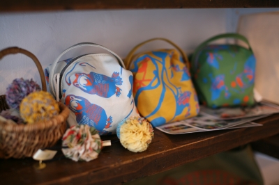 ポーチとボンボン